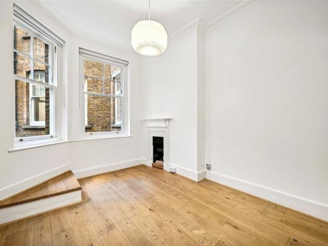 Long Acre, Covent Garden, WC2E, London