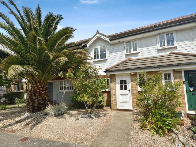 Long Beach View, East Sussex BN23 3 bed terraced house to rent £1,700 pcm £392 pw