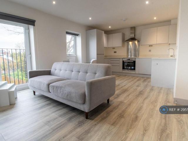 Long Close Lane, Leeds, LS9 2 bed flat to rent £1,150 pcm £265 pw