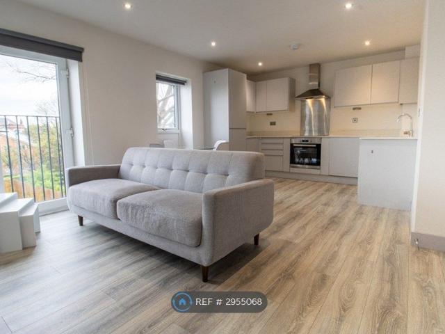Long Close Lane, Leeds LS9, 2 bed flat to rent, £1,100 pcm | PrimeLocation