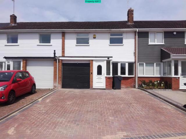 Long Compton Drive, Hagley. 3 bed terraced house to rent £1,100 pcm £254 pw
