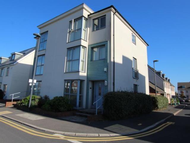 Long Down Avenue, Bristol BS16 6 bed terraced house to rent £4,740 pcm £1,094 pw