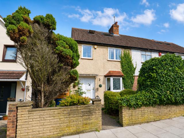 Long Drive, London 4 bed terraced house to rent £3,400 pcm £785 pw