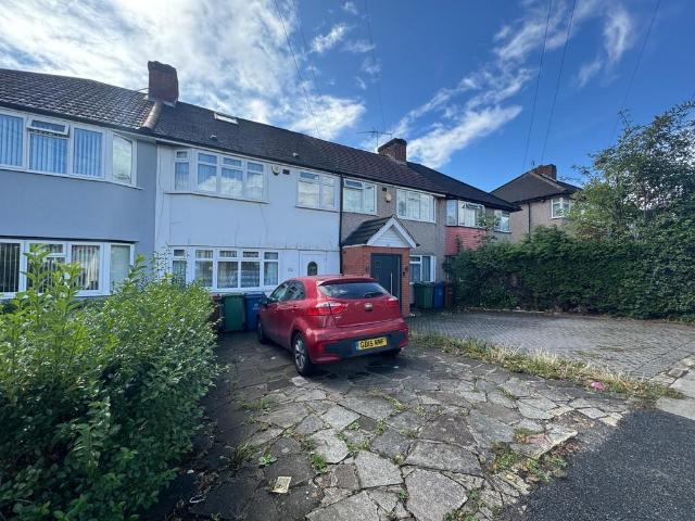 Long Elmes, Harrow 4 bed terraced house to rent £2,400 pcm £554 pw