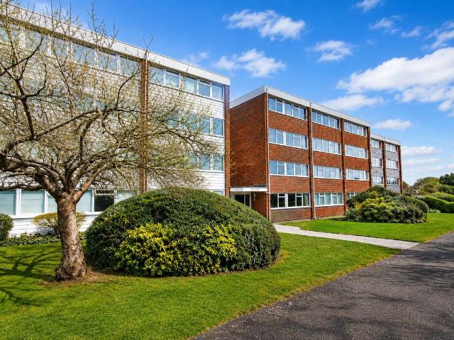 Long Green, Chigwell IG7, 2 bed flat to rent, £1,700 pcm | PrimeLocation