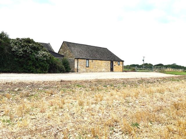 Long Hill, Broadway WR12, 2 bed barn conversion to rent, £1,600 pcm | PrimeLocation