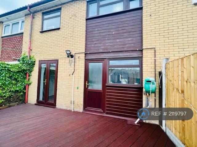 Long Lynderswood, Basildon, SS15 3 bed terraced house to rent £1,995 pcm £460 pw