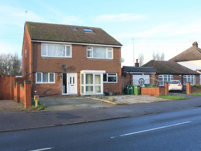 Long Lane, Staines Upon Thames TW19, 4 bed semi detached house to rent, £2,500 pcm | PrimeLocation