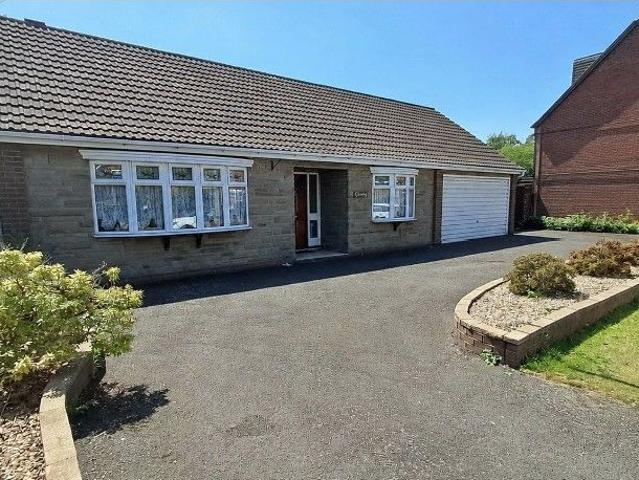 Long Lane, Walsall WS6, 2 bed detached bungalow to rent, £1,200 pcm | PrimeLocation