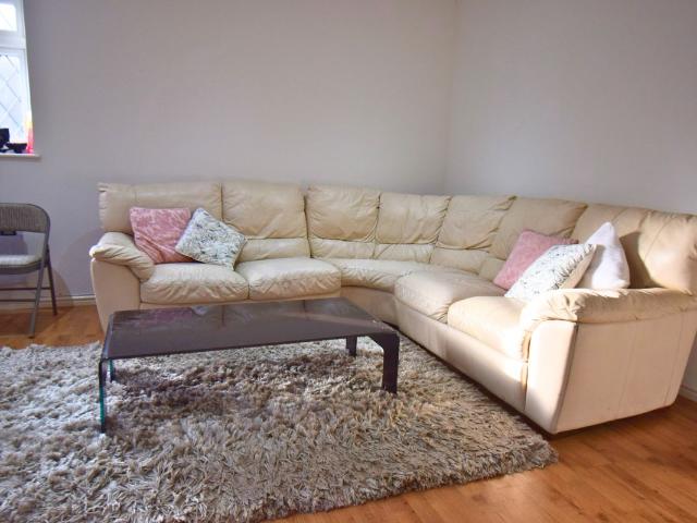 Long Lane, Uxbridge UB10, Studio to rent, £1,300 pcm | PrimeLocation