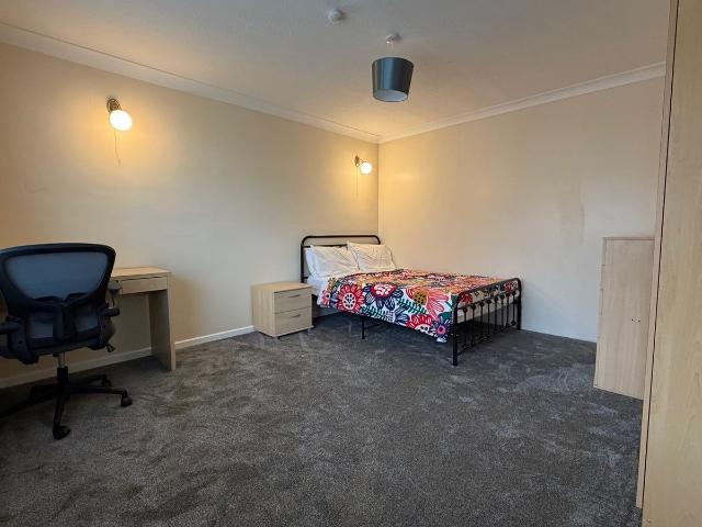 Long Riding, Basildon SS14, 4 bed shared accommodation to rent, £650 pcm | PrimeLocation