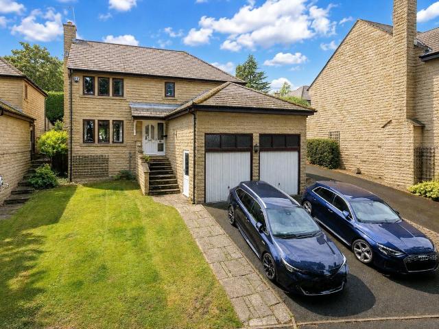 Long Royd Drive, Baildon, Shipley, West Yorkshire BD17, 4 bed detached house to rent, £1,950 pcm | PrimeLocation