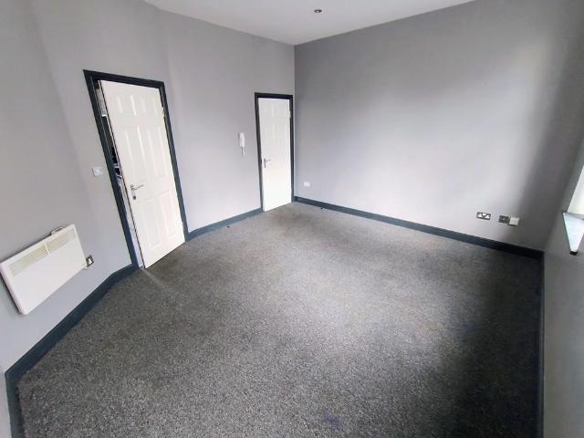 Long Street, Wolverhampton WV1 Studio to rent £595 pcm £137 pw