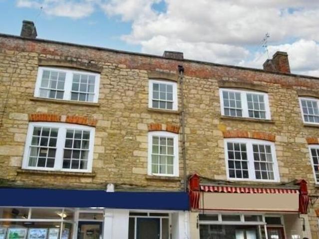 Long Street, Wotton Under Edge, Gloucestershire GL12, 2 bed flat to rent, £825 pcm | PrimeLocation