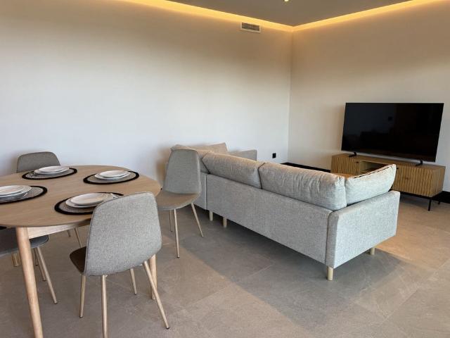 LONG TERM RENT 3 bedroom apartment in the Marbella Lake urbanisation