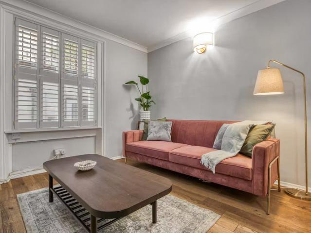 Long Term Rent in Chelsea with Patio
