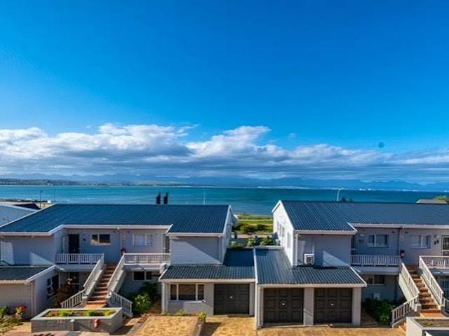 Long term rental with beautiful ocean views