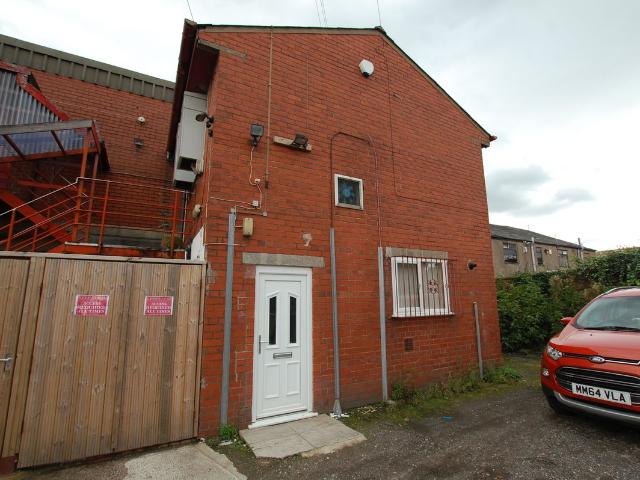 Longcauseway, Farnworth, Bolton BL4, 2 bed semi detached house to rent, £950 pcm | PrimeLocation
