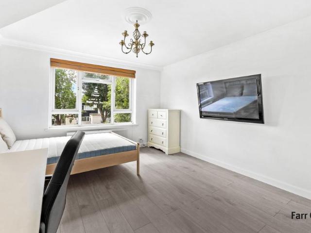 Longcroft Rise, Loughton, IG10 1 bed in a flat share to rent £800 pcm £185 pw