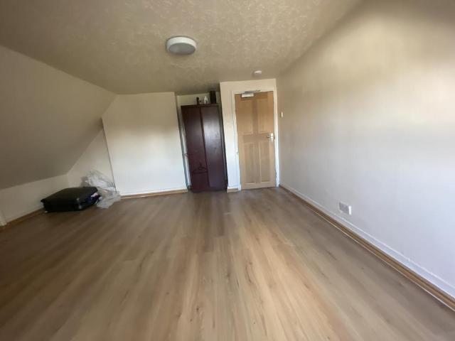 Longbridge Road, Barking IG11 1 bed in a house share to rent £850 pcm £196 pw