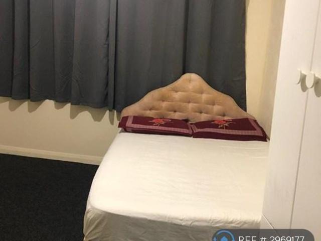 Longbridge Road, Dagenham, RM8 1 bed in a house share to rent £800 pcm £185 pw