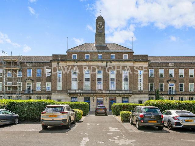 Longbridge Road, London, RM8 2 bed apartment to rent £1,850 pcm £427 pw