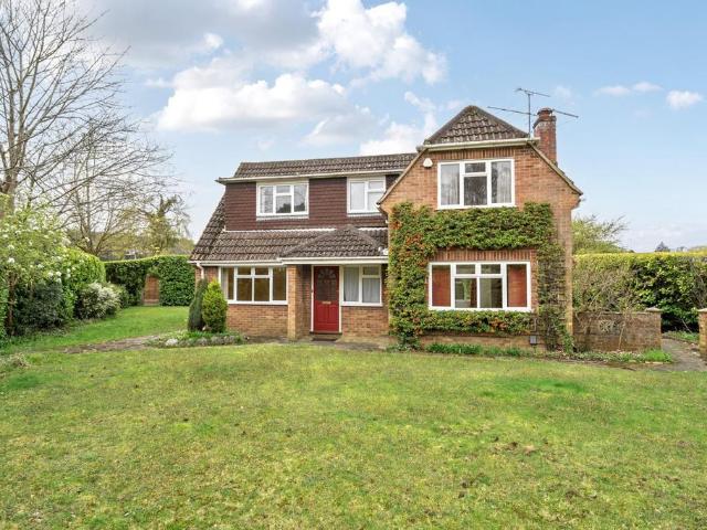 Longdown, Hampshire GU52 3 bed detached house to rent £2,350 pcm £542 pw