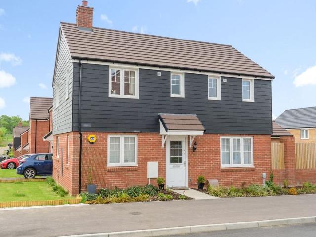 Longden Close, Andover, Hampshire SP11, 3 bed property to rent, £1,700 pcm | PrimeLocation
