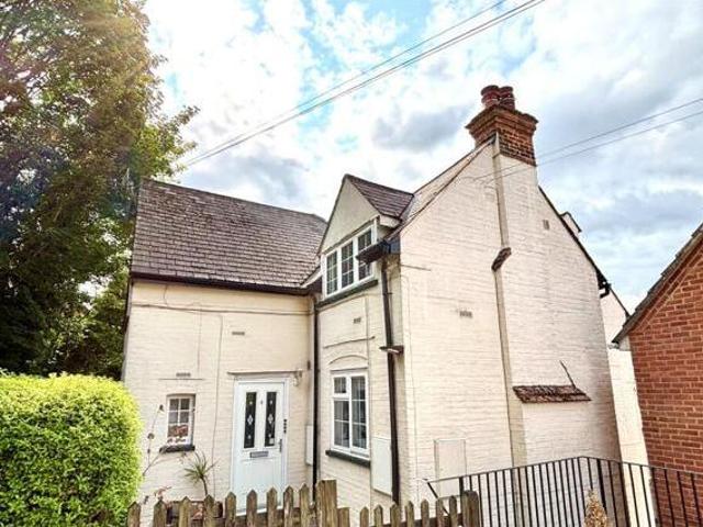 Longdene Road, Haslemere, 2 Bedroom Apartment