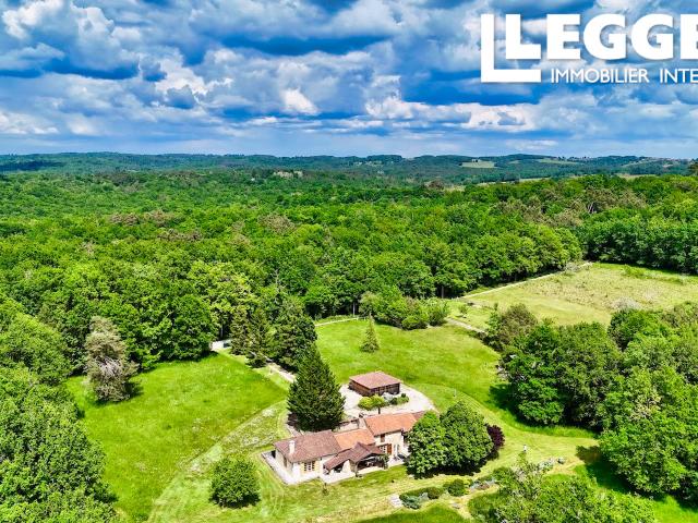 Longère au Calme, Grand Terrain, à Proximité de Brantôme en Périgord