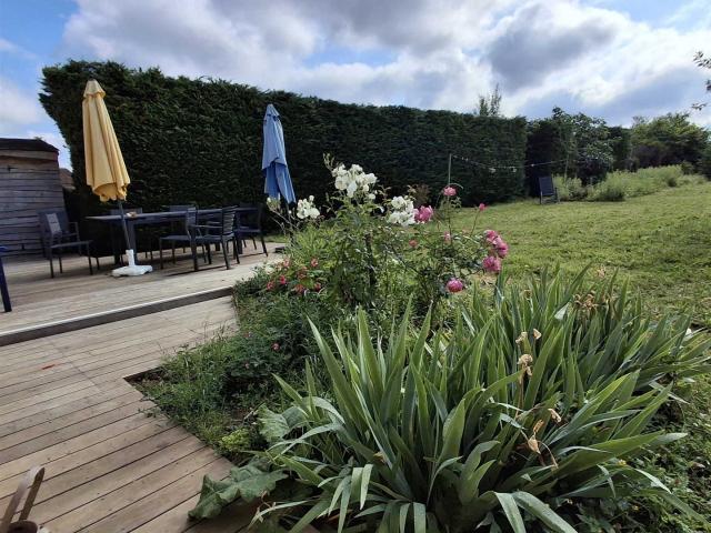 Longere Avec Grange Et Dependances 129m² Cellefrouin