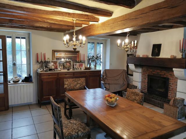 LONGERE AVEC PISCINE SUR 4.8HA