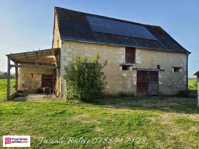 Longère avec travaux de rénovation à terminer VERNOIL LE FOURRIER 49390