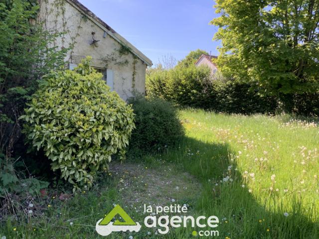 LONGERE A RÉNOVER environnement calme et champêtre