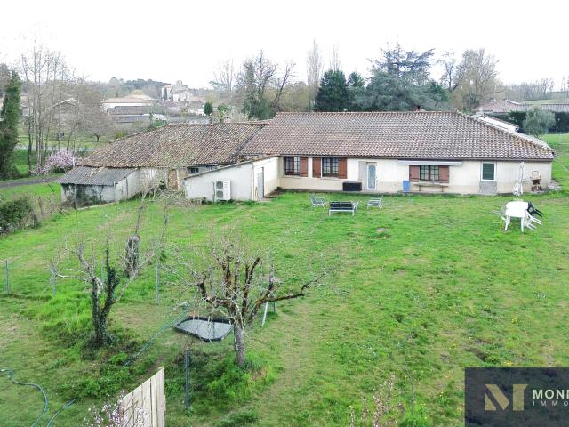 LONGERE CHARENTAISE AVEC DEPENDANCES ET STUDIO INDEPENDANT