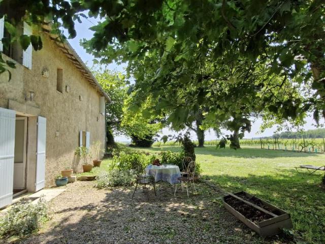 Longère charentaise de 190 m2, 4ch, moulin aménagé de 50 m2