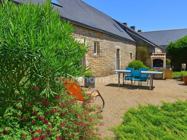 Longère du XIXème siècle à vendre 7 pièces GUEGON 56 sur vaste terrain paysagé