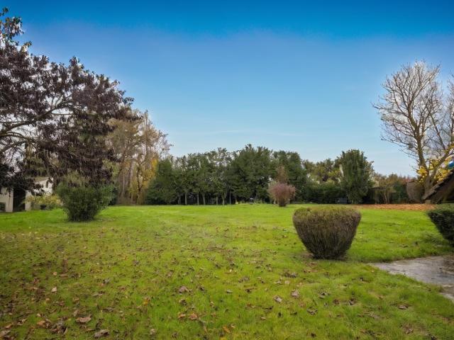 Longère De Caractère dans le Perche 300 M2 Sur Terrain De 9000m2