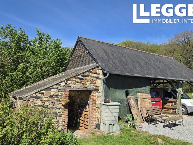 Longère de caractère en pierre, 5 chambres, sur un terrain de 9 000+ m², à proximité du Thiel de Bretagne