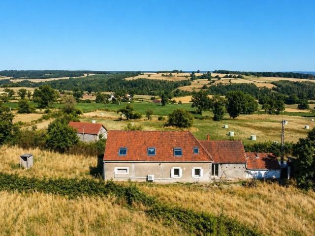 Longère de 178 m², 3 suites parentales, sur 6200 m² de terra. 178m² Gilly sur Loire