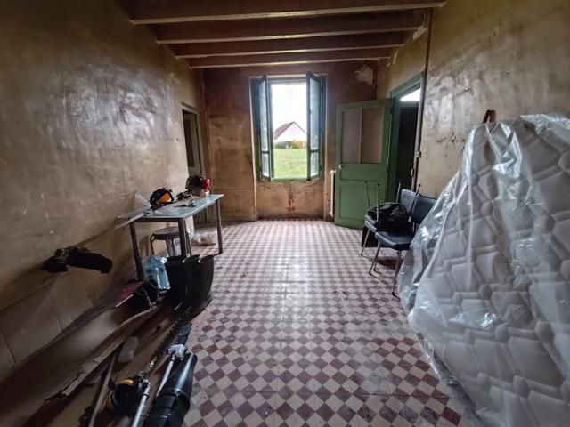 LONGERE en PIERRE