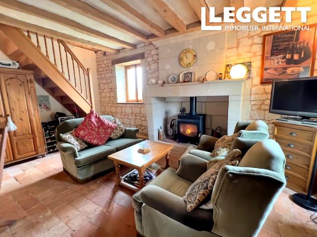 Longère en pierre 3 ch avec gîte, dépendances et loft 55 m² près de Saumur