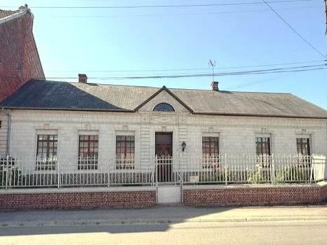Longère en pierre blanche avec grande dépendance 150m²