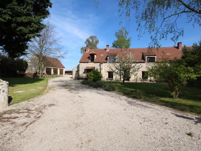 Longère en pierres, axe SENLIS CREPY EN VALOIS