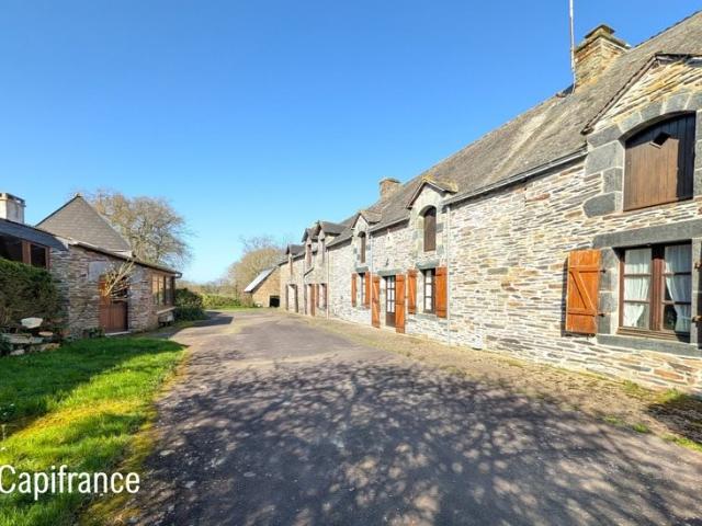 Longère familiale 210 m² + dépendances – Terrain 2 600 m² –. 210m² Saint Nicolas du Tertre