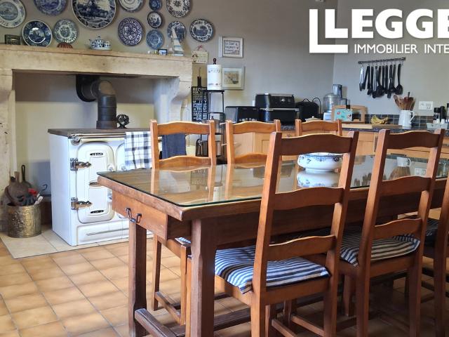 Longère individuelle de quatre chambres avec jardin arboré et grange