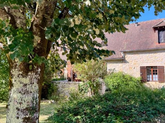 COULAURES 24420 – LONGÈRE EN PIERRE DE 186 M² – 5 CHAMBRES – TERRAIN DE 3 224 M² – GARAGE ET DÉPENDANCES