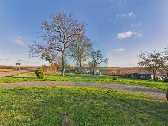 Longère rénovée 92m2 avec 3 chambres, dépendance et garage. 92m² Cosne Cours sur Loire