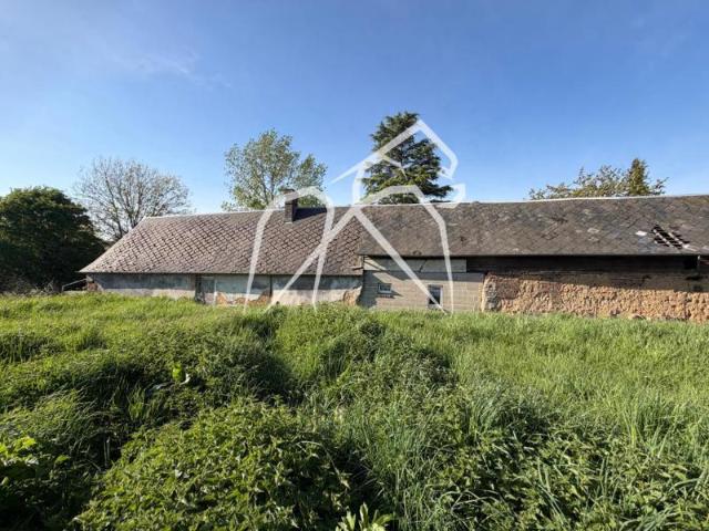 LONGERE | TRAVAUX A PREVOIR | BELLE PARCELLE