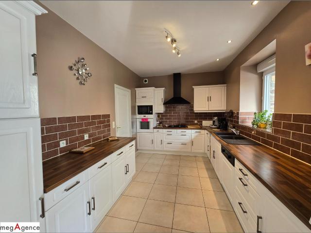 Longère 220 m², 10 pièces sur 2540 m² de terrain